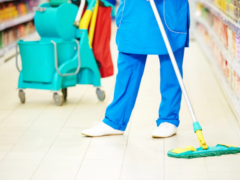 Fotografía Limpiando locales comerciales Valencia